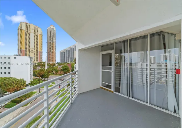 5th image of 17801 N Bay Rd, Sunny Isles Beach, FL 33160