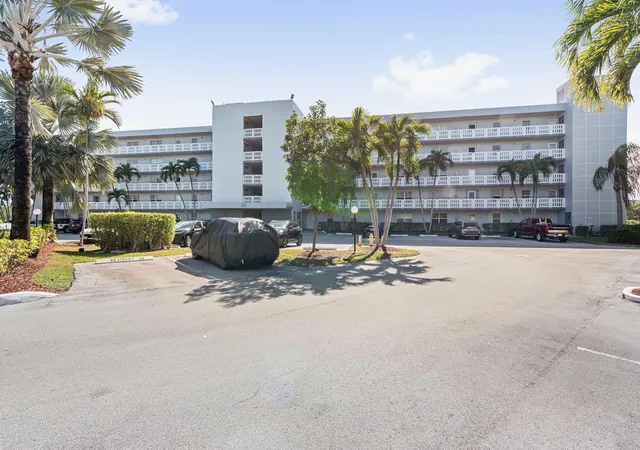 2nd image of 170 Se 5Th, Dania, FL 33004