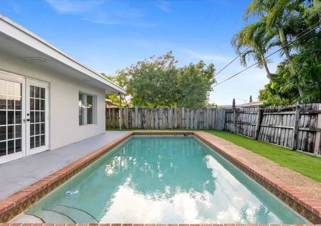 Homes for sale in Deerfield Beach, FL | 311 W Sample Rd, Deerfield Beach, FL 33064 | MLS# B26000171