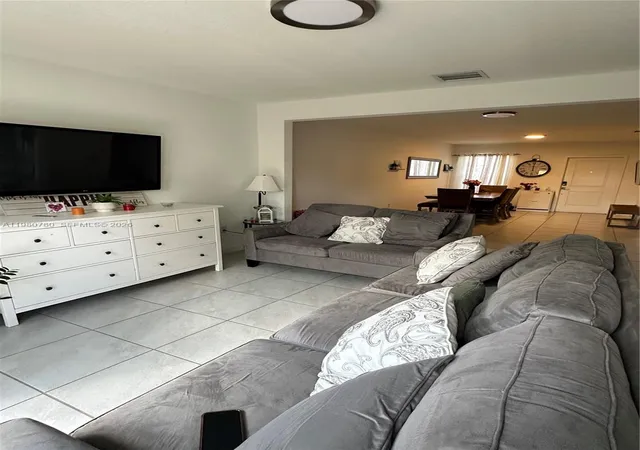 5th image of 497 Ne 4Th St, Florida City, FL 33034 | MLS# A11980780