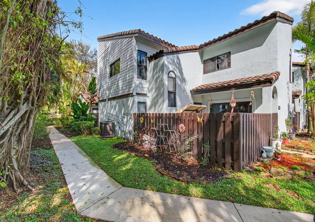 Homes for sale in Boca Raton, FL | 22380 Pineapple Walk, Boca Raton, FL 33433 | MLS# B26000424