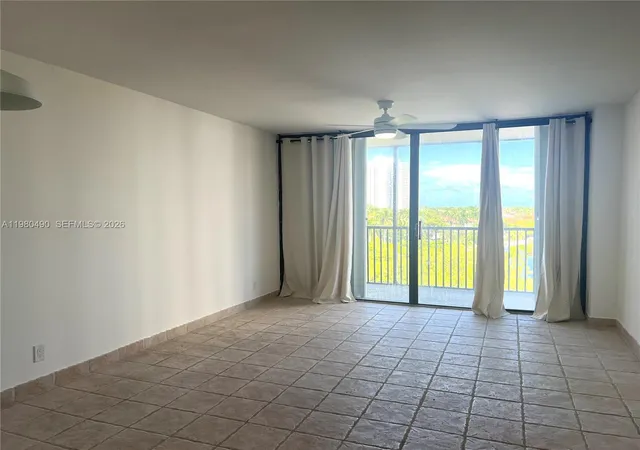 4th image of 3475 N Country Club Dr #716, Miami, FL 33180 | MLS# A11980490