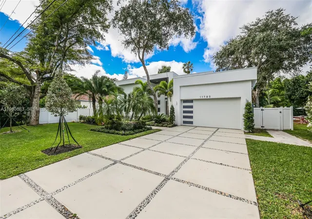 3rd image of 11780 Ne 8Th Ave, Biscayne Park, FL 33161 | MLS# A11980883