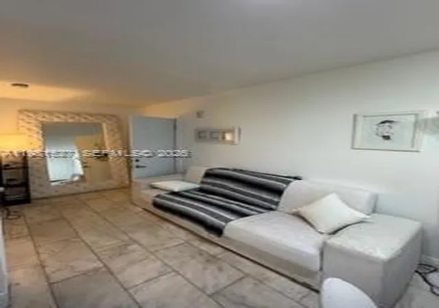 3rd image of 1526 Pennsylvania Ave #15, Miami Beach, FL 33139 | MLS# A11981527