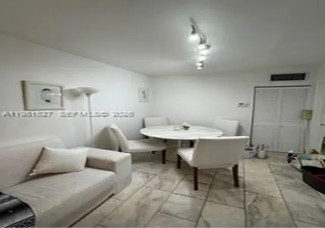 4th image of 1526 Pennsylvania Ave #15, Miami Beach, FL 33139 | MLS# A11981527