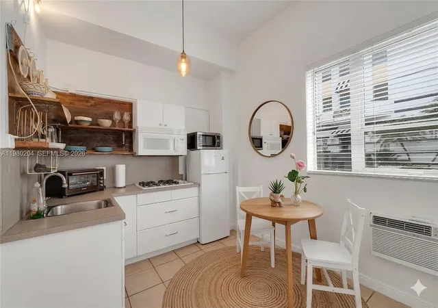 3rd image of 255 W 24Th St #107, Miami Beach, FL 33140 | MLS# A11980204