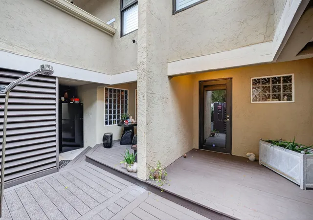 Photo 4 of Single family home for sale at 210 Washingtonia Ave, Lauderdale By The Sea, FL 33308 | MLS# B26000675 | Listing updated on 2026-09-25