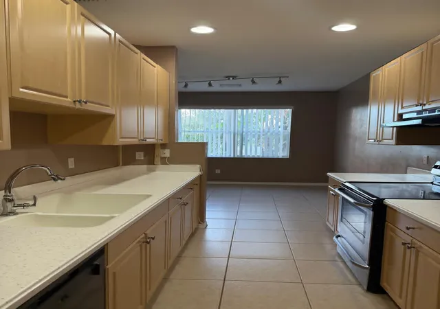5th image of 1510 Seminole Palms, Lake Worth, FL 33463 | MLS# B26000793