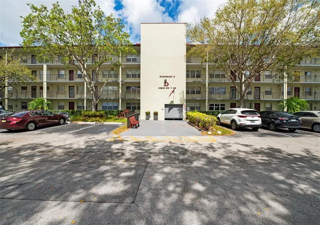 3rd image of 13255 Sw 7Th Ct #111D, Pembroke Pines, FL 33027 | MLS# A11979507