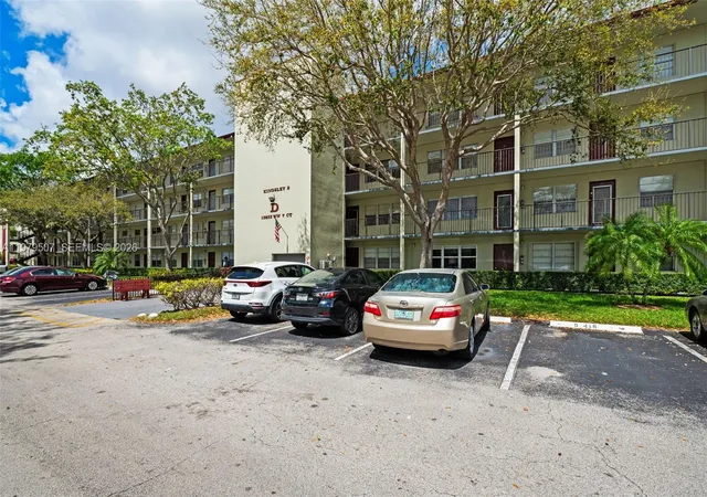 4th image of 13255 Sw 7Th Ct #111D, Pembroke Pines, FL 33027 | MLS# A11979507