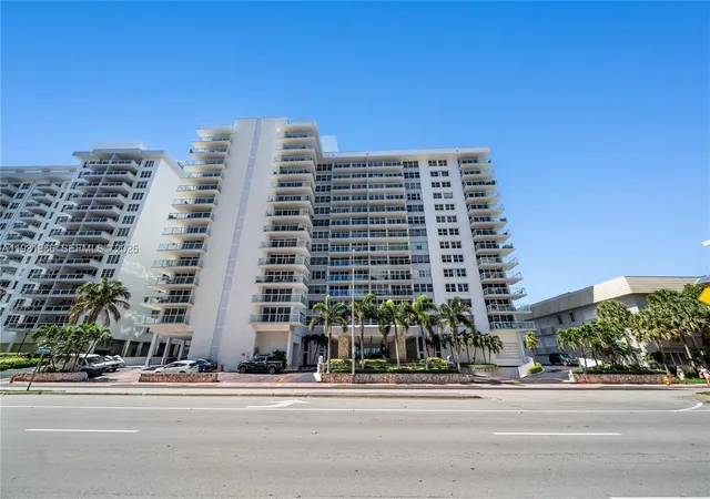 48th image of 5750 Collins Ave #4F, Miami Beach, FL 33140 | MLS# A11981966