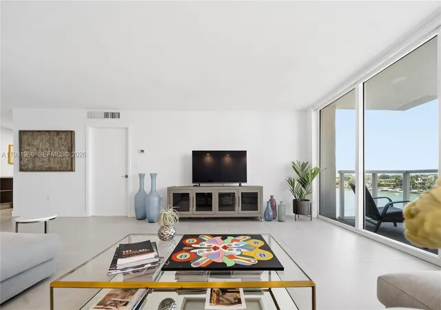 5th image of 5750 Collins Ave #4F, Miami Beach, FL 33140 | MLS# A11981966