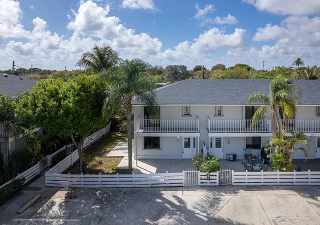 4th image of 324 W Pine #11, Lantana, FL 33462 | MLS# B26001029