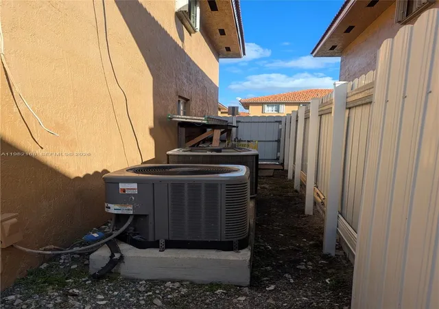 5th image of 2485 W 76Th St, Hialeah, FL 33016