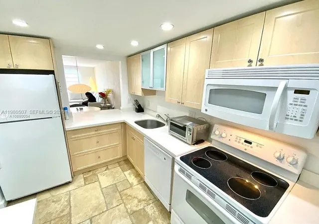 10th image of 240 Galen Dr #314, Key Biscayne, FL 33149 | MLS# A11980507