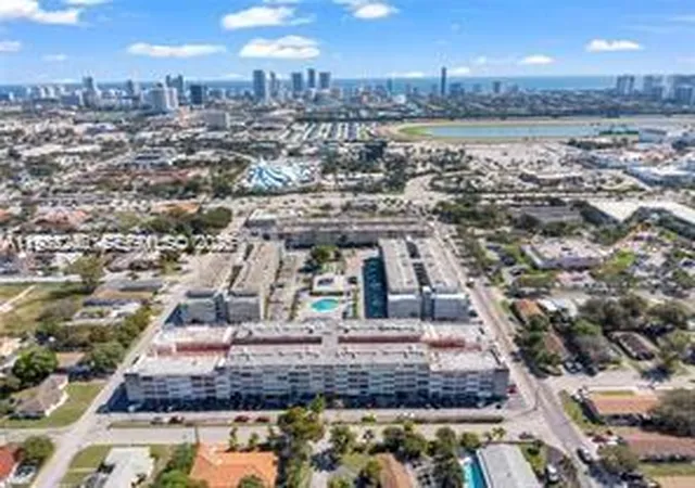 2nd image of 215 Se 3Rd Ave #101A, Hallandale Beach, FL 33009 | MLS# A11982246