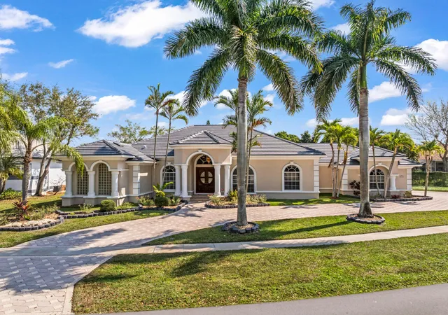 Photo 2 of Single family home for sale at 2296 Greenview Cvs Dr, Wellington, FL 33414 | MLS# B26001211 | Listing updated on 2026-09-23
