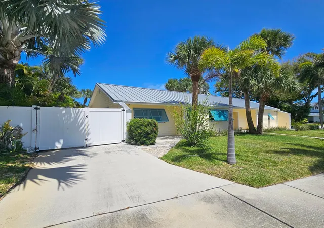4th image of 1906 S Ocean, Fort Pierce, FL 34949 | MLS# B26001268