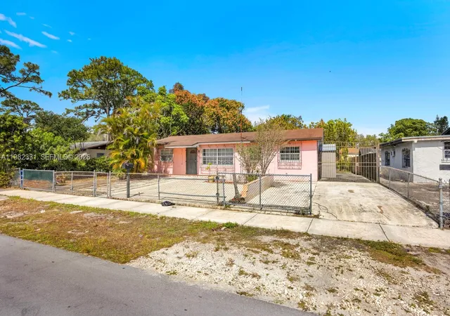 Homes for sale in Miami Gardens, FL | 3853 Nw 209th St, Miami Gardens, FL 33055 | MLS# A11982331
