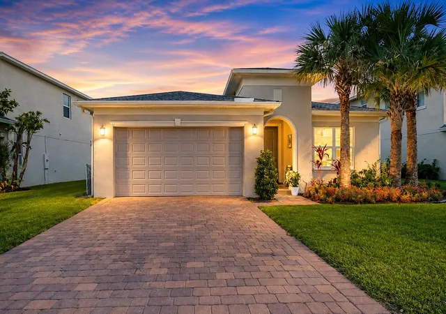 Homes for sale in Port Saint Lucie, FL | 1158 Nw Leonardo Cir, Port Saint Lucie, FL 34986 | MLS# B26001859