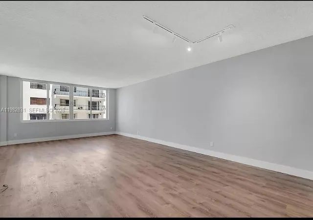 3rd image of 5401 Collins Ave #411, Miami Beach, FL 33140 | MLS# A11982831