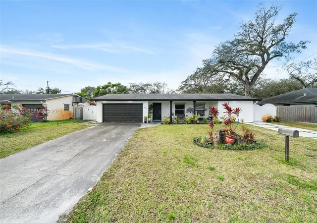1st image of 1040 Sw 66th Ave, Pembroke Pines, FL 33023 | MLS# A11982862