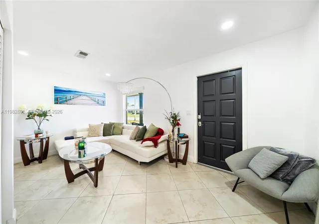2nd image of 1040 Sw 66th Ave, Pembroke Pines, FL 33023 | MLS# A11982862