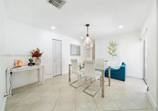 5th image of 1040 Sw 66Th Ave, Pembroke Pines, FL 33023 | MLS# A11982862