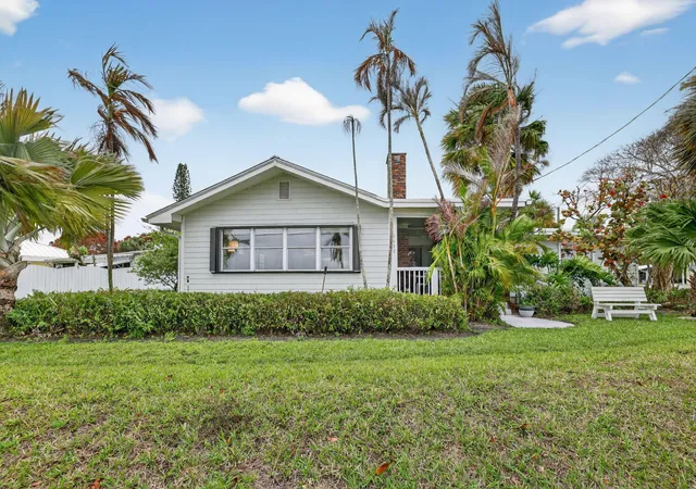 Photo 4 of Single family home for sale at 4490 NE Indian River Dr, Jensen Beach, FL 34957 | MLS# B26001948 | Listing updated on 2026-10-07