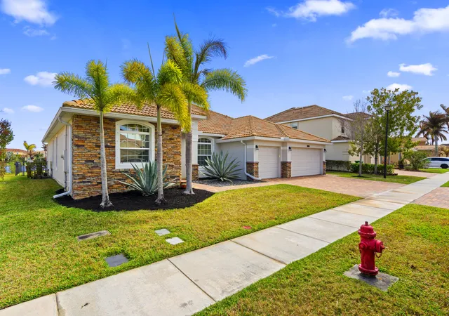 4th image of 12150 Sw Aventino Dr, Port Saint Lucie, FL 34987 | MLS# B26001964