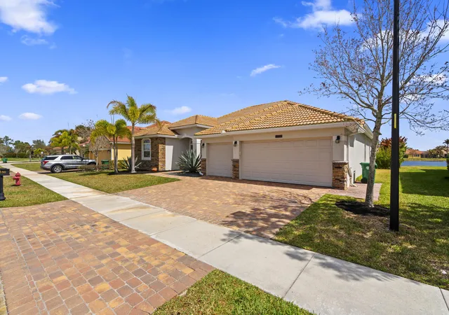 5th image of 12150 Sw Aventino Dr, Port Saint Lucie, FL 34987 | MLS# B26001964