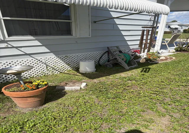 3rd image of 129 E Caribbean, Port Saint Lucie, FL 34952 | MLS# B26002091