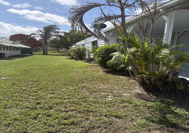 4th image of 129 E Caribbean, Port Saint Lucie, FL 34952 | MLS# B26002091