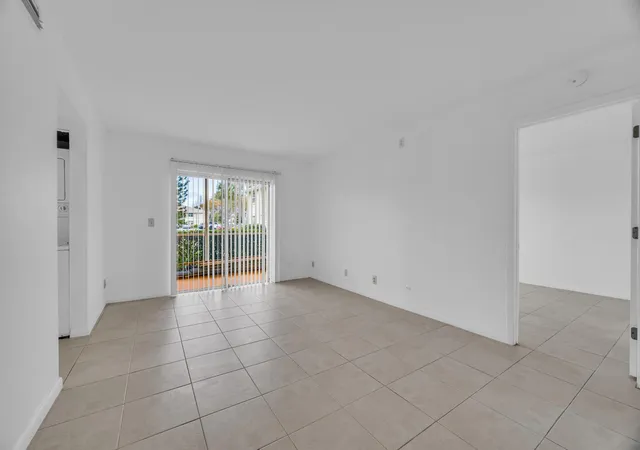 4th image of 1552 Se Royal Green Cir #O-103, Port St Lucie, FL 34952 | MLS# B26002247