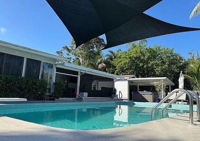 Photo 4 of Single family home for sale at 186 12th Street SE, Vero Beach, FL 32962 | MLS# B26002270 | Listing updated on 2026-09-23