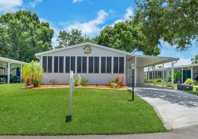 5th image of 3713 Pendula Cir, Port St Lucie, FL 34952 | MLS# B26002273