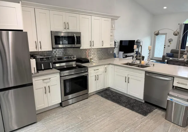 3rd image of 8097 Cedar Hollow Ln, Boca Raton, FL 33433 | MLS# B26002308