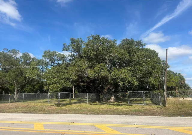 4th image of 2551 Sw 36th St, Dania Beach, FL 33312 | MLS# A11983180
