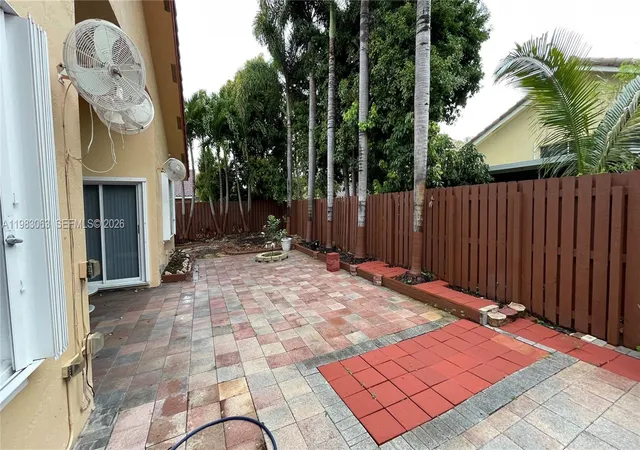 29th image of 11581 Sw 10th Ct, Pembroke Pines, FL 33025 | MLS# A11983063