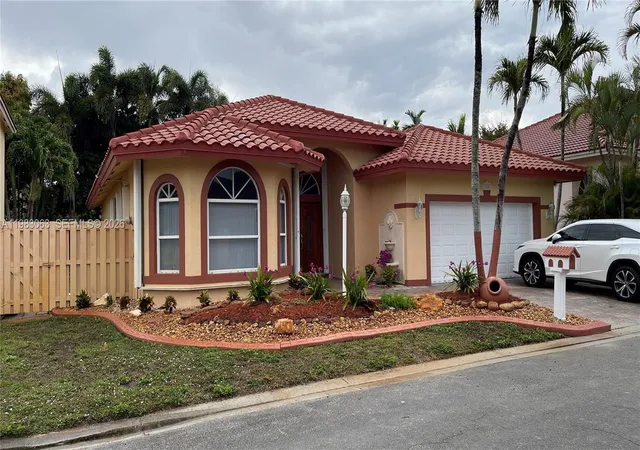 3rd image of 11581 Sw 10Th Ct, Pembroke Pines, FL 33025 | MLS# A11983063
