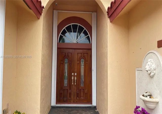 4th image of 11581 Sw 10Th Ct, Pembroke Pines, FL 33025 | MLS# A11983063