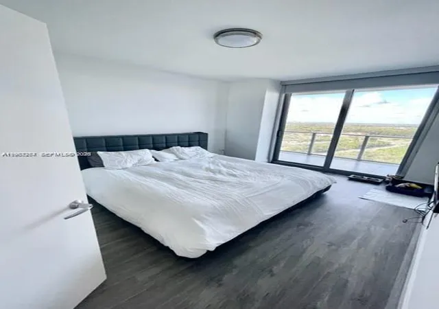 2nd image of 16385 Biscayne Blvd #2702, North Miami Beach, FL 33160 | MLS# A11983274