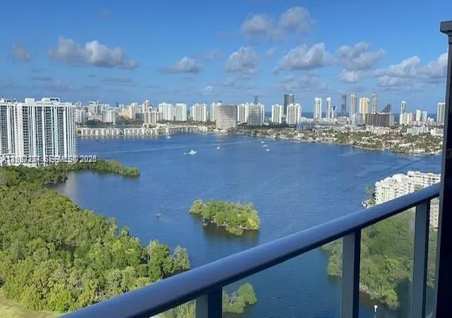 5th image of 16385 Biscayne Blvd #2702, North Miami Beach, FL 33160 | MLS# A11983274