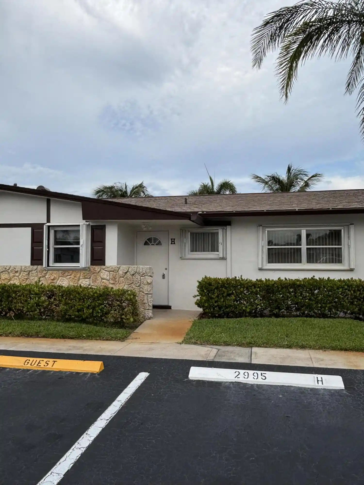 Photo 1 of Sale Pending at 2995 Crosley Dr W #H, West Palm Beach, FL 33415 | MLS# B26002572 | Listing updated on 2026-10-29