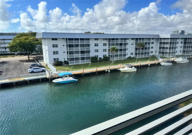 2nd image of 3600 Ne 170 St #Apt.D.406, North Miami Beach, FL 33160 | MLS# A11983400