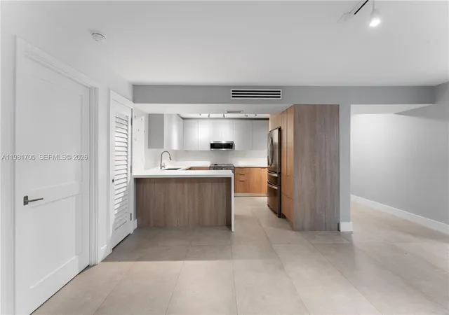 5th image of 55 Ocean Lane Dr #1031, Key Biscayne, FL 33149 | MLS# A11981705