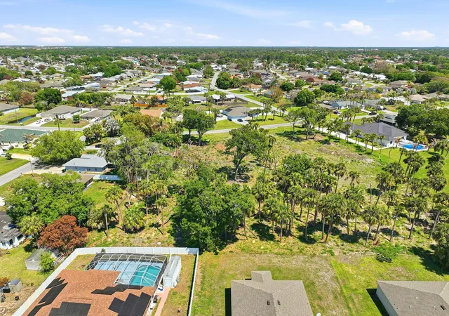 13th image of 2016 Sw Leafy Rd, Port Saint Lucie, FL 34953 | MLS# B26002772