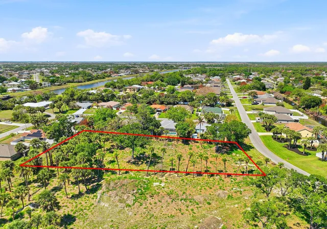 2nd image of 2016 Sw Leafy Rd, Port Saint Lucie, FL 34953 | MLS# B26002772
