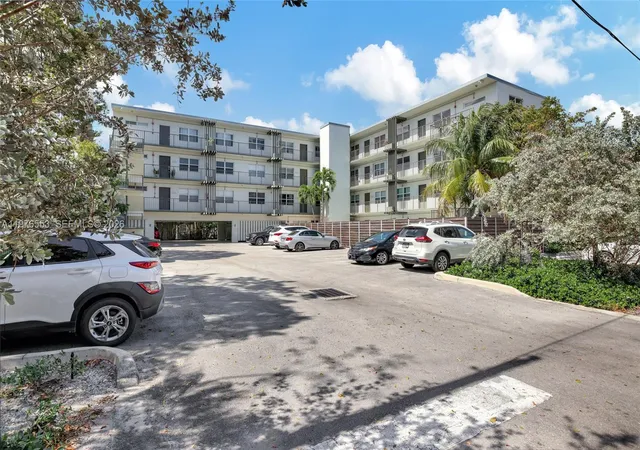 Homes for sale in North Lauderdale, FL | 609 Ne 13Th Ave, North Lauderdale, FL 33304