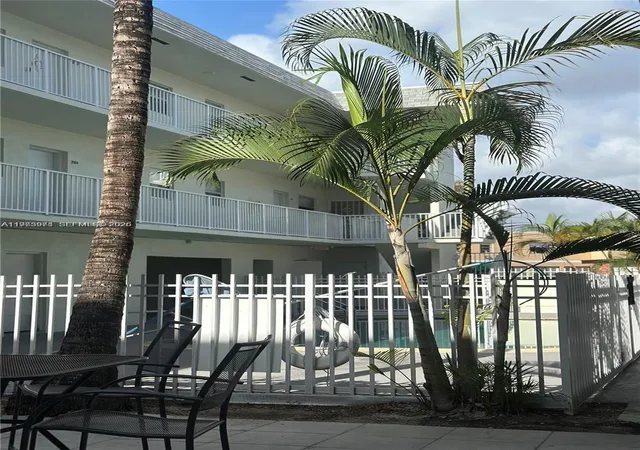 5th image of 12890 Ne 8Th Ave, Miami, FL 33161